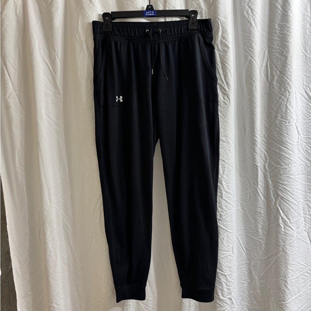 Under Armour Joggers. Size S. 30” Flat Waist Measurement.